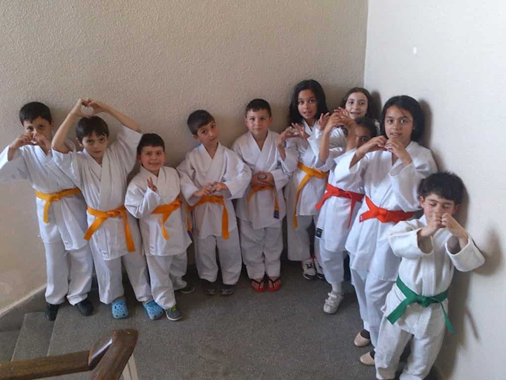 Behçet Uz Çocuk Hastanesine moral